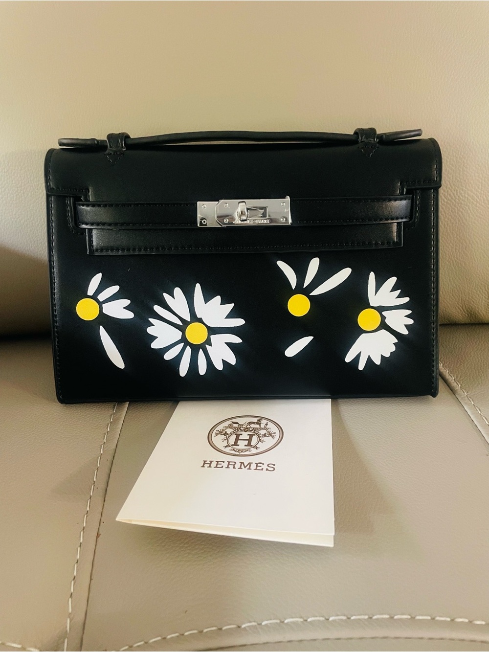 Limited Ed. Hermes Black Swift Leather White & Yellow Daisy Kelly Pochette Bag - Picture 4 of 4